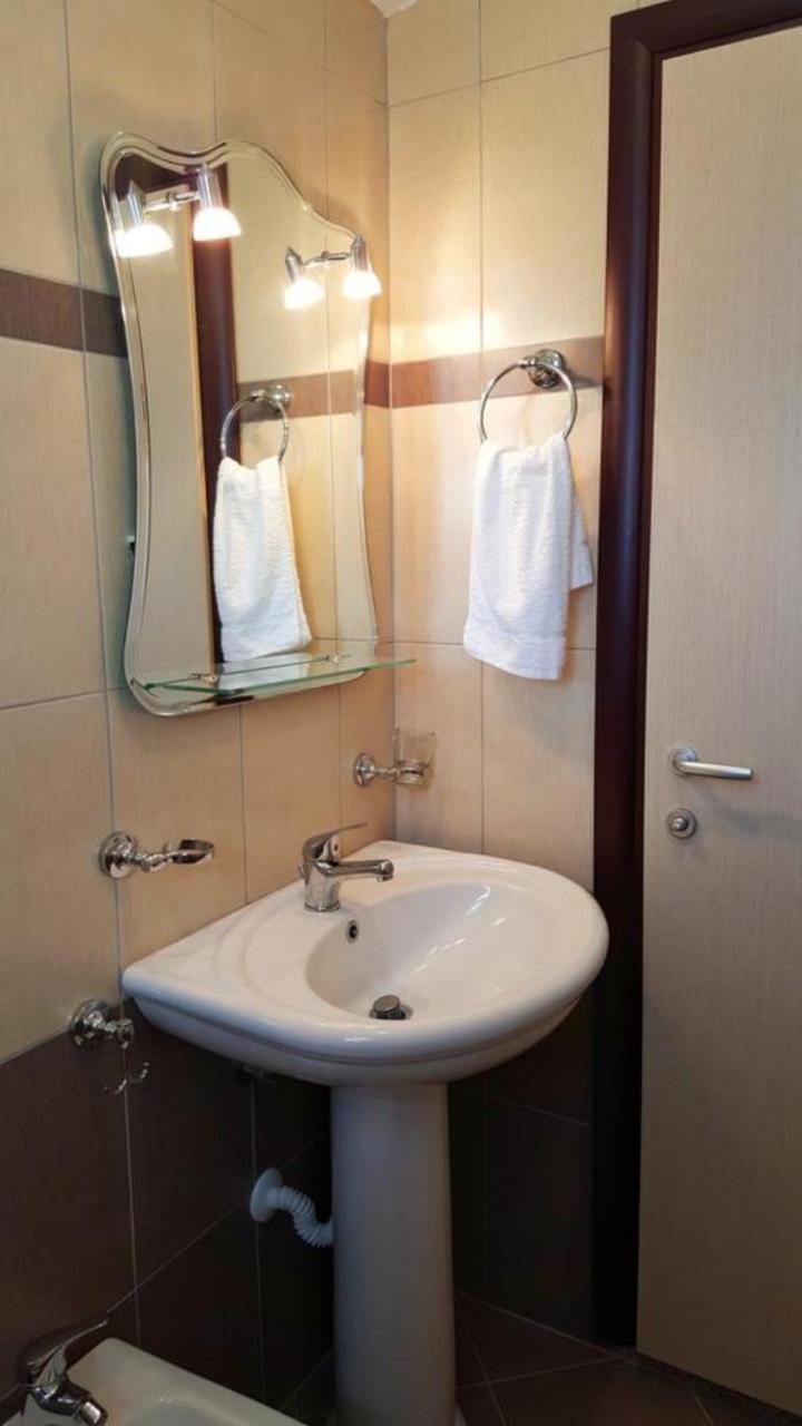 Family Hotel Haruni คซามิล ภายนอก รูปภาพ